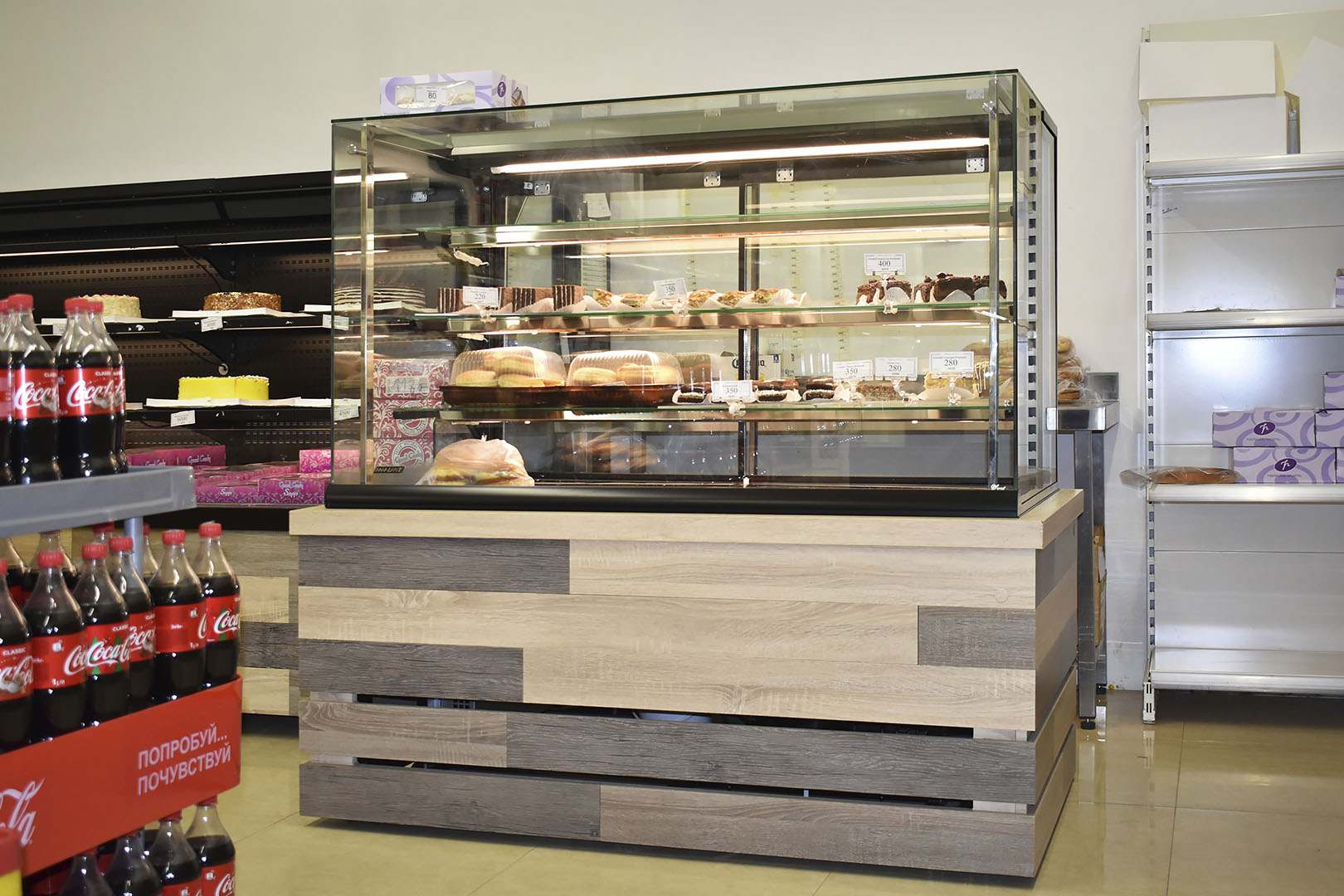 Dakota AC 085 patisserie OS 150-DLA