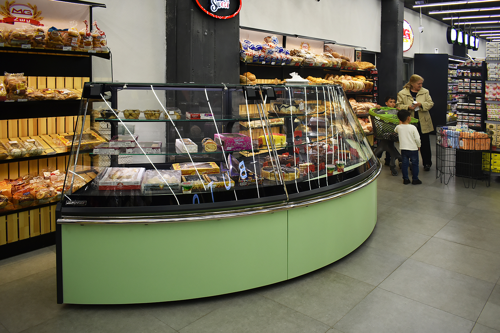 Confectionery refrigerated counters Dakota sapphire KA 090 patisserie PS 140-DLA-ER35, сonvenience store MG 4, Armenia Confectionery refrigerated counters Dakota sapphire KA 090 patisserie PS 140-DLA-ER35, сonvenience store MG 4, Armenia