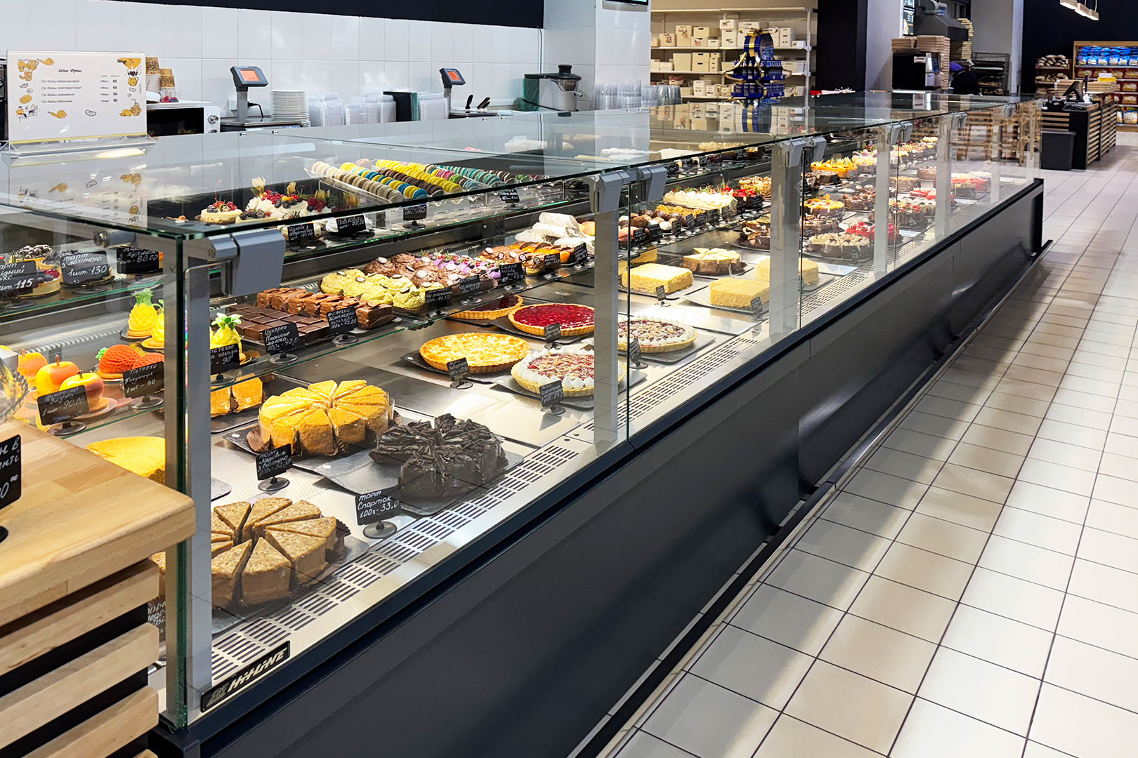 Confectionery counters Missouri AC 120 patisserie PS 140-DLA, Ultramarket supermarket, Ukraine Confectionery counters Missouri AC 120 patisserie PS 140-DLA, Ultramarket supermarket, Ukraine