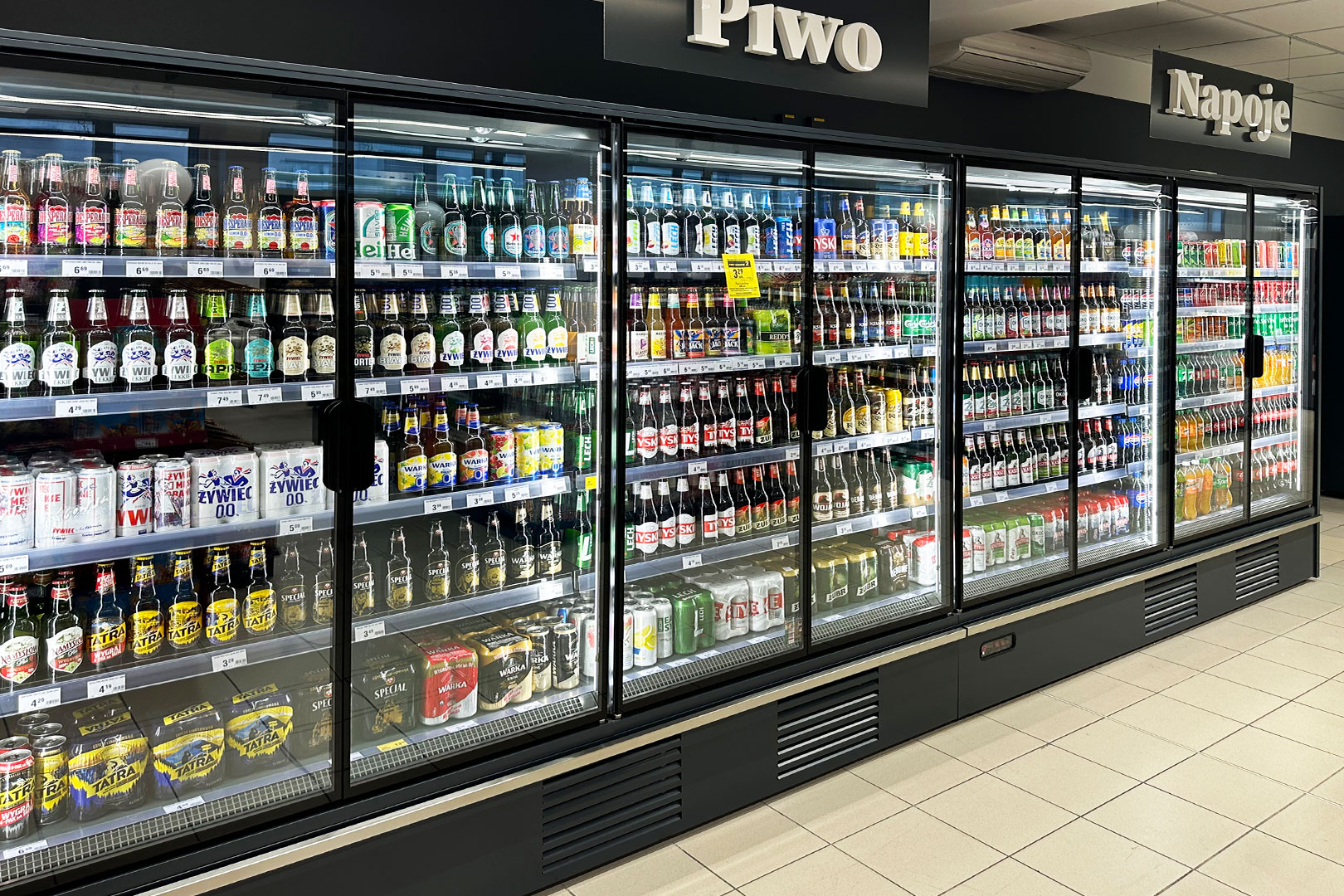 Refrigerated multideck cabinets Indiana medium AV 085 MT D 210-DLA, convenience store Społem, Poland Refrigerated multideck cabinets Indiana medium AV 085 MT D 210-DLA, convenience store Społem, Poland
