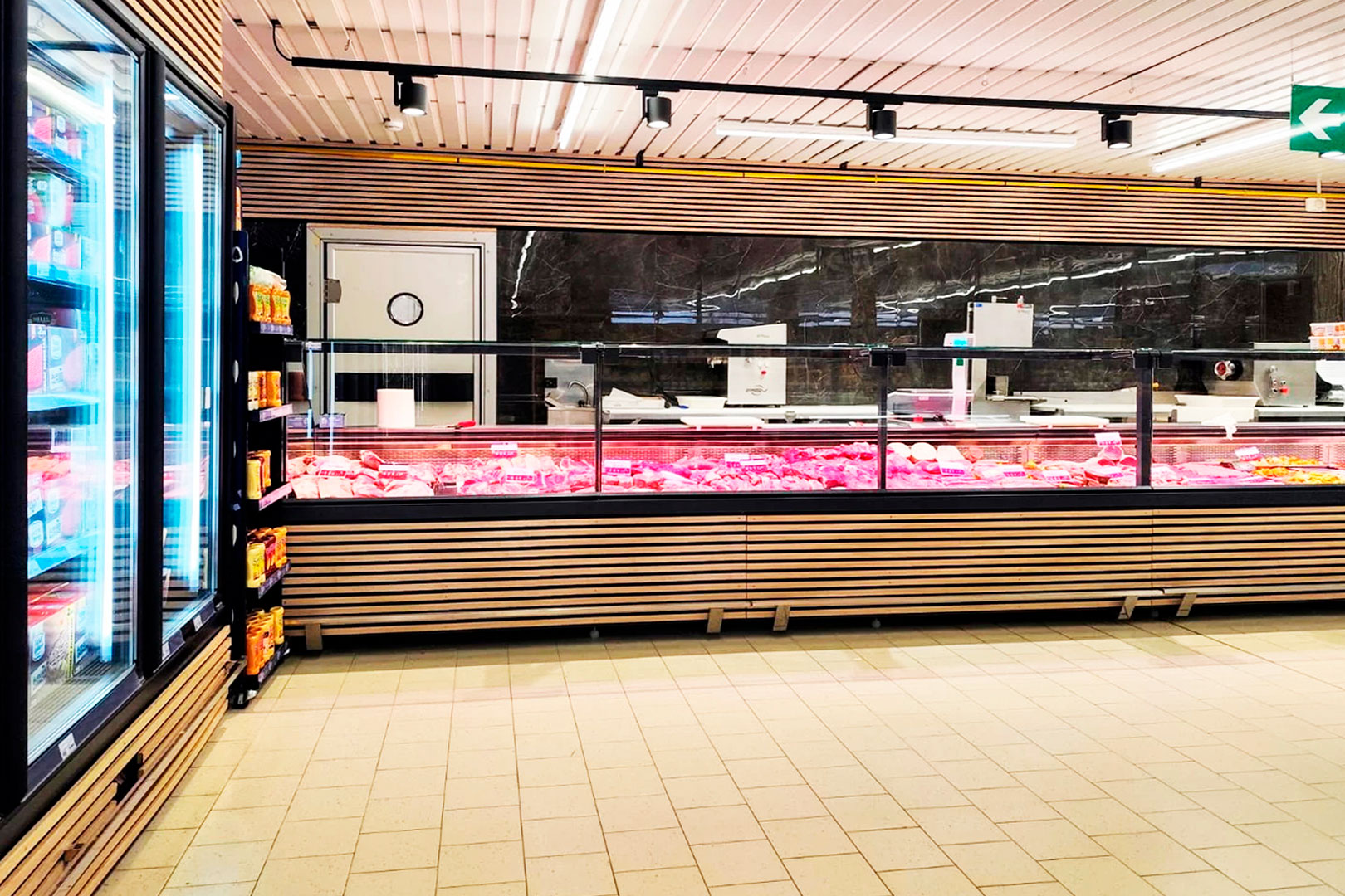 Multideck cabinets Indiana 2 MV 080 LT D 220-DLM, refrigerated refrigerated counters Missouri MC 120 deli PS 130-DBM, convenience store Mondial, France Multideck cabinets Indiana 2 MV 080 LT D 220-DLM, refrigerated refrigerated counters Missouri MC 120 deli PS 130-DBM, convenience store Mondial, France
