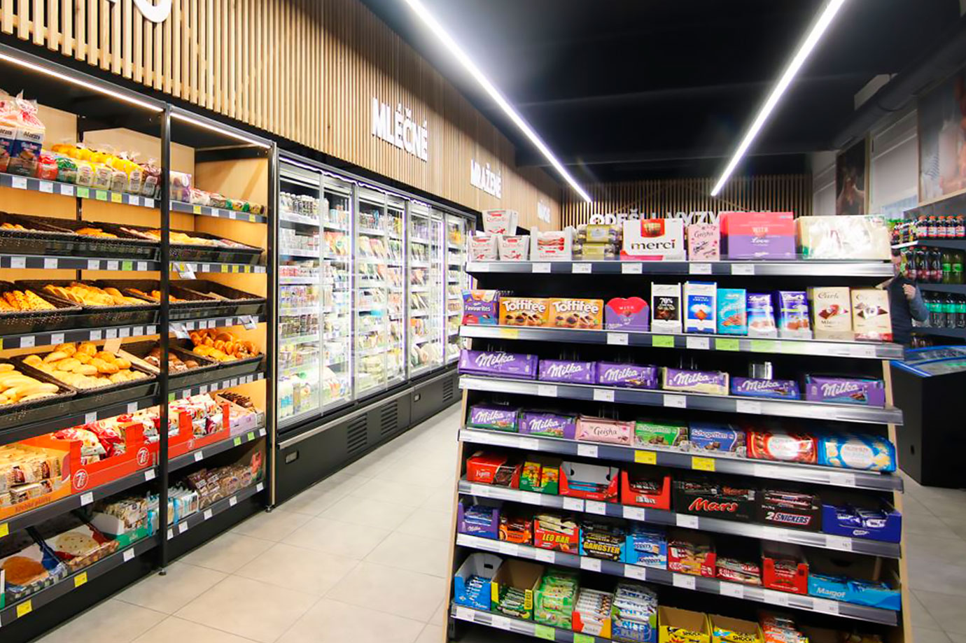 Multideck cabinets Indiana medium AV 085 MT D 210-DLM, convenience store Žabka, Czech Republic Multideck cabinets Indiana medium AV 085 MT D 210-DLM, convenience store Žabka, Czech Republic