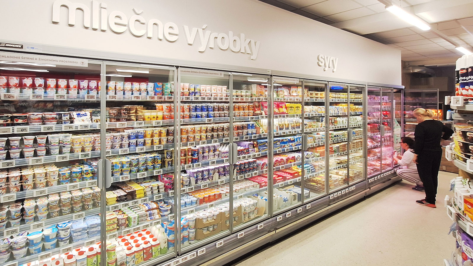 Multideck cabinets Indiana 2 MV 090 MT D 205-DLM, convenience store Coop, Slovakia Multideck cabinets Indiana 2 MV 090 MT D 205-DLM, convenience store Coop, Slovakia