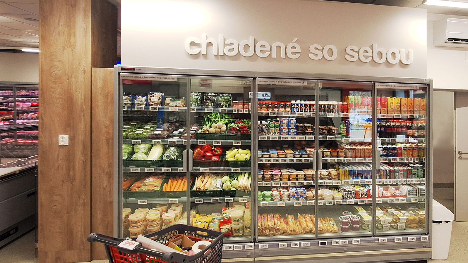 Multideck cabinets Indiana 2 MV 090 MT D 205-DLM, convenience store Coop, Slovakia Multideck cabinets Indiana 2 MV 090 MT D 205-DLM, convenience store Coop, Slovakia