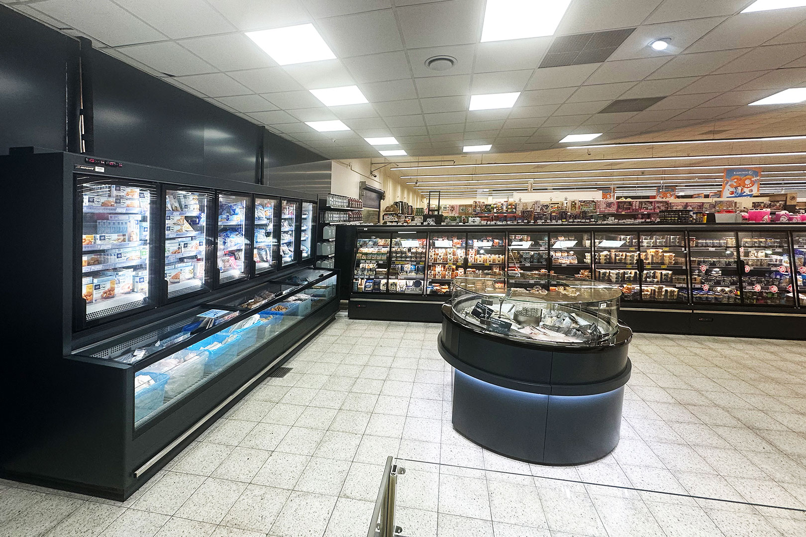 Semi-vertical cabinets Indiana eco ASV 070 MT D 130-DLA, low-temperature cabinets Alaska combi MHV 110 LT D/C M, promotional counter Missouri promo AC 151 fish LD 117-DLA, E.Leclerc supermarket, Poland Semi-vertical cabinets Indiana eco ASV 070 MT D 130-DLA, low-temperature cabinets Alaska combi MHV 110 LT D/C M, promotional counter Missouri promo AC 151 fish LD 117-DLA, E.Leclerc supermarket, Poland