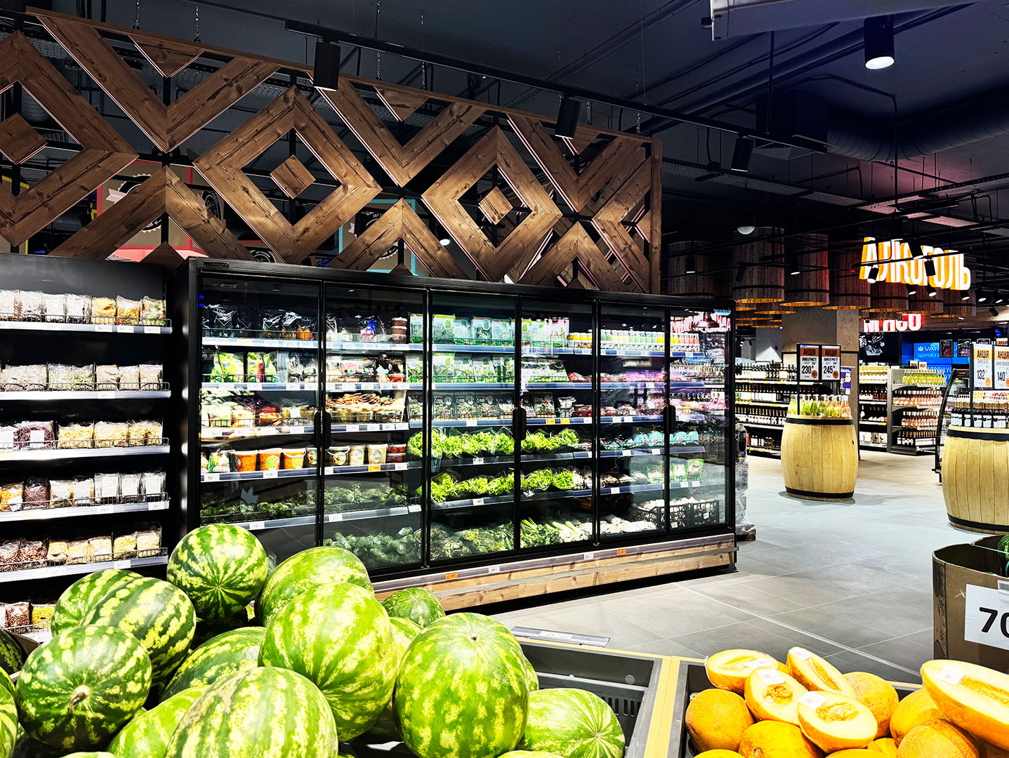 Multideck cabinets Louisiana MV 105 MT D 210-DLM, supermarket Varus, Ukraine Multideck cabinets Louisiana MV 105 MT D 210-DLM, supermarket Varus, Ukraine