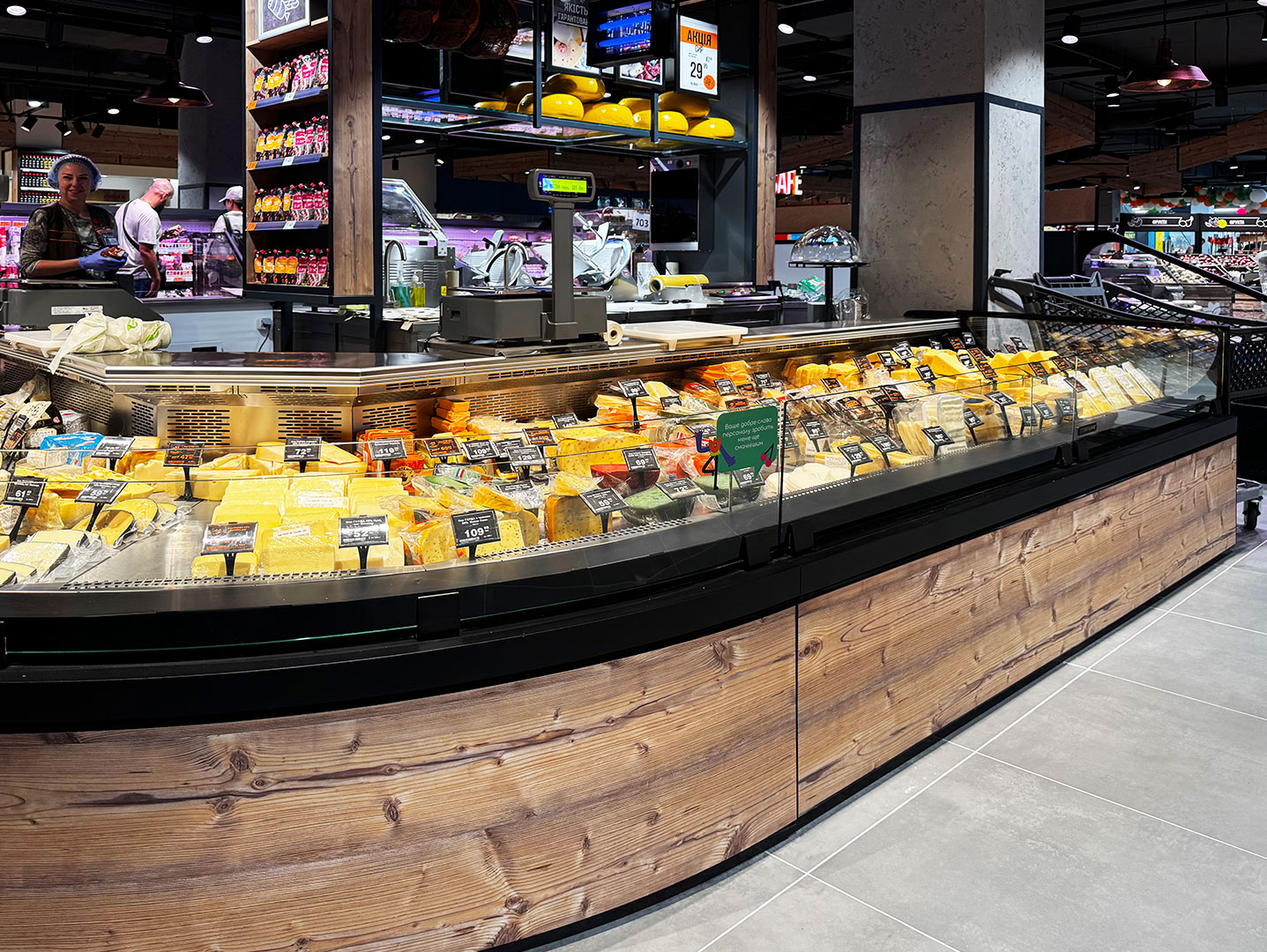 Refrigerated counters Missouri cold diamond MC 126 deli self 084-DBM, supermarket Varus, Ukraine Refrigerated counters Missouri cold diamond MC 126 deli self 084-DBM, supermarket Varus, Ukraine