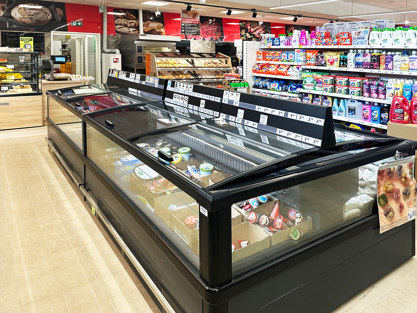 Low-temperature cabinets Alaska DE AH 160 LT C 100-SLA, supermarket Prim, Poland Low-temperature cabinets Alaska DE AH 160 LT C 100-SLA, supermarket Prim, Poland