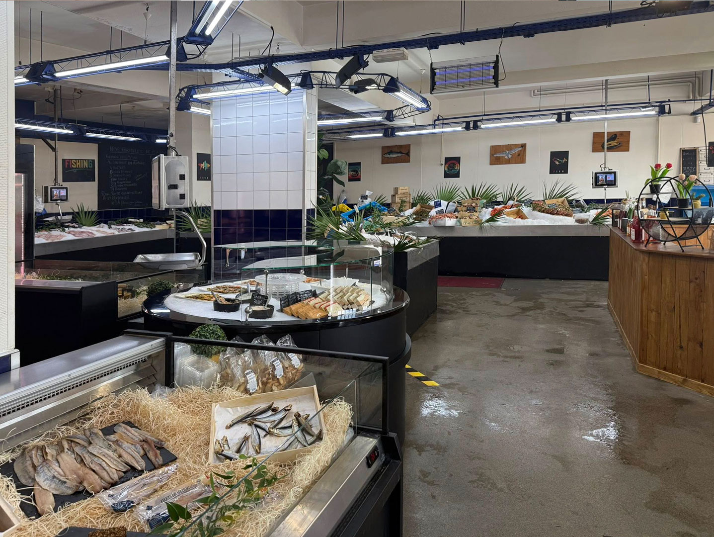 Refrigerated counters Missouri promo AC 151 fish L 117-DLA, Missouri AC 120 fish self 092-SLA, store La Nouvelle Vague, France Refrigerated counters Missouri promo AC 151 fish L 117-DLA, Missouri AC 120 fish self 092-SLA, store La Nouvelle Vague, France