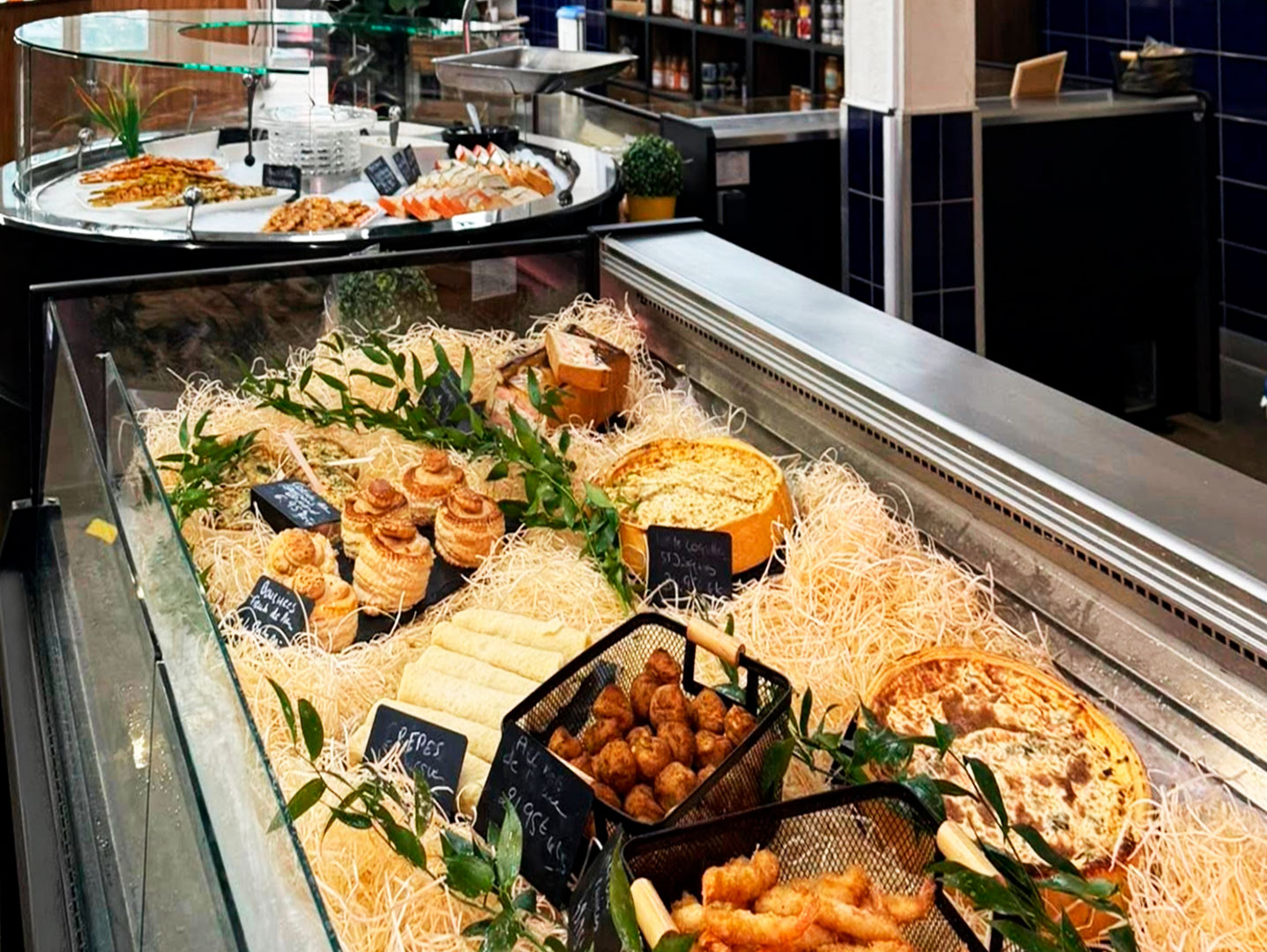 Refrigerated counter Missouri AC 120 fish self 092-SLA, store La Nouvelle Vague, France Refrigerated counter Missouri AC 120 fish self 092-SLA, store La Nouvelle Vague, France