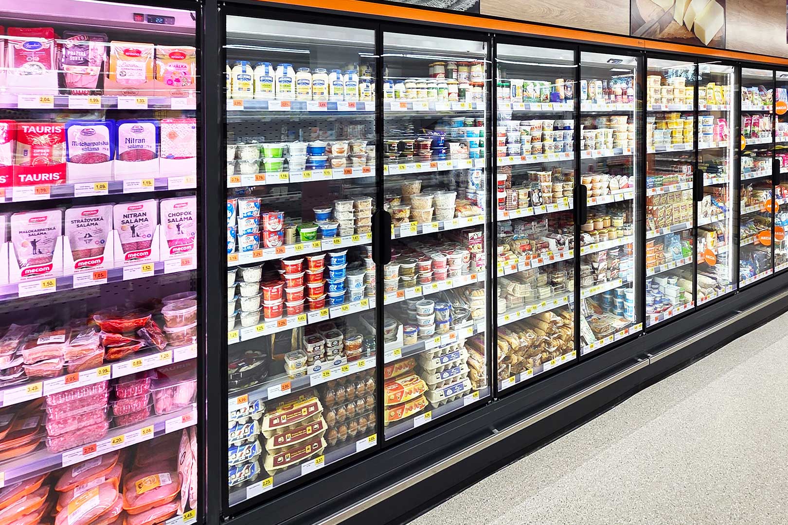 Multideck cabinets Indiana MV 090 MT D 205-DLM, сonvenience store, Slovakia Multideck cabinets Indiana MV 090 MT D 205-DLM, сonvenience store, Slovakia