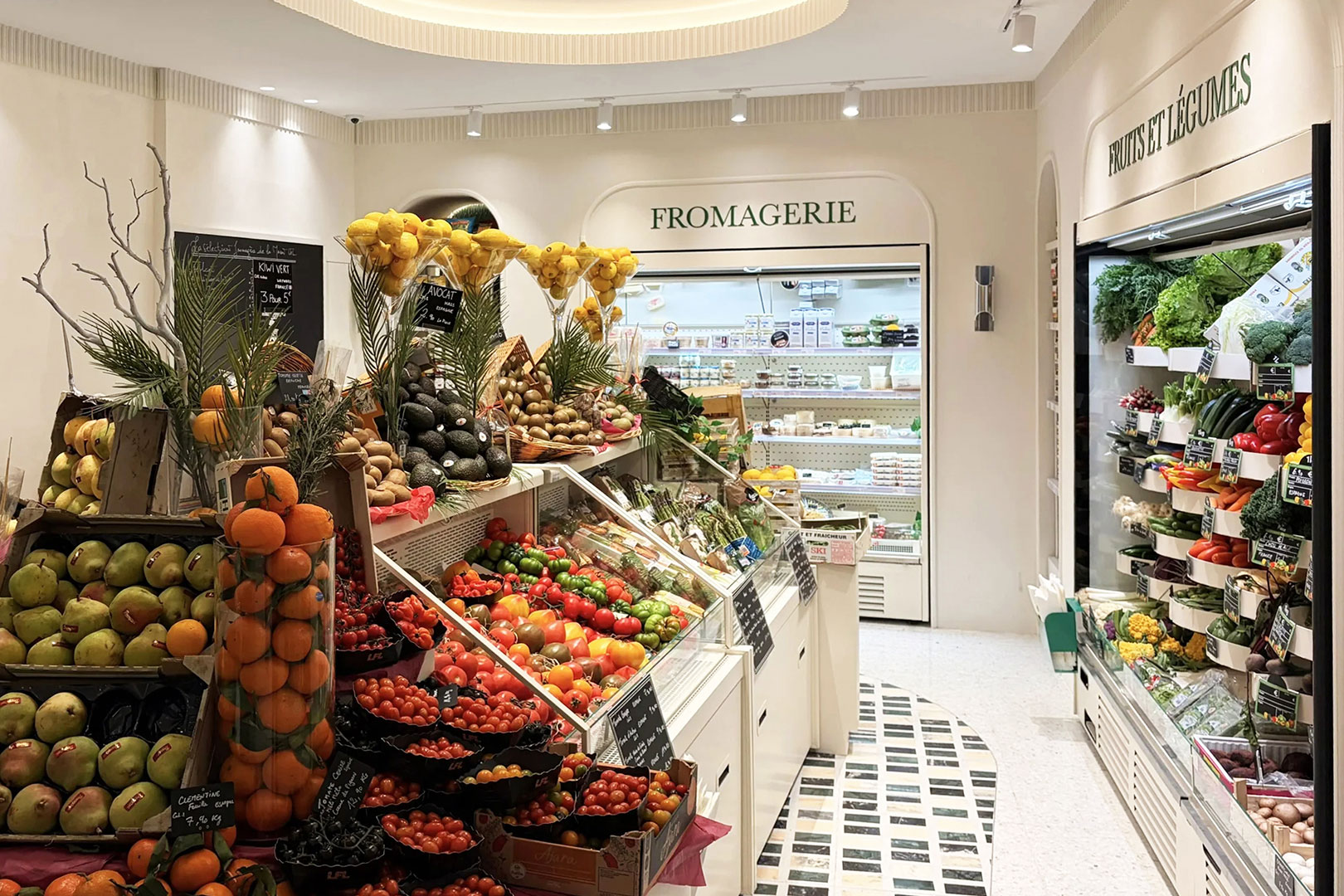 Refrigerated multideck cabinet Indiana medium AV 085 MT O 200-DLM, specialized counters for fruit and vegetable sales Missouri VF AC 110 VF self 125-DBA, Maison LFL store, France Refrigerated multideck cabinet Indiana medium AV 085 MT O 200-DLM, specialized counters for fruit and vegetable sales Missouri VF AC 110 VF self 125-DBA, Maison LFL store, France