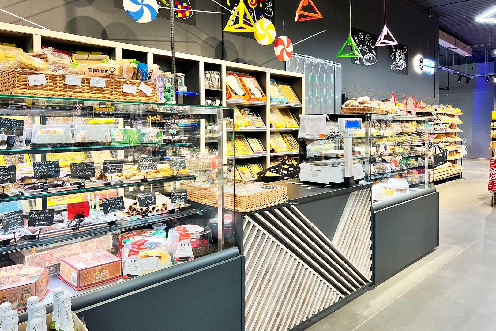 Confectionery counters Dakota AC 081 patisserie OS 150 DLA, Food House supermarket, Ukraine Confectionery counters Dakota AC 081 patisserie OS 150 DLA, Food House supermarket, Ukraine